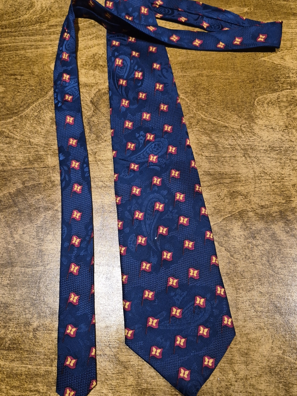 Vintage 100% Silk Novelty Tie